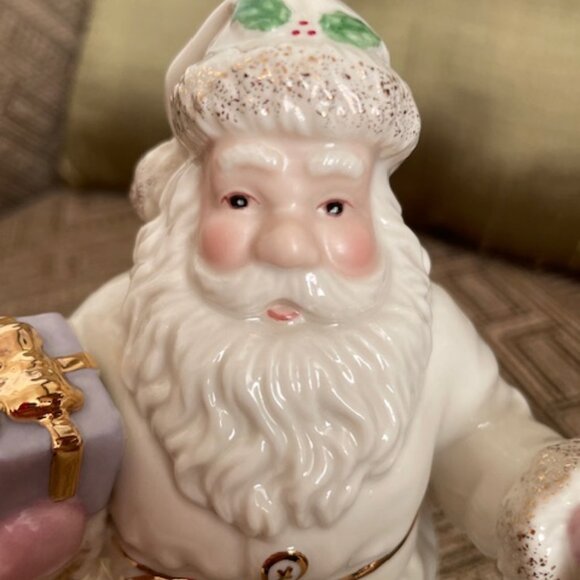 Lenox Santa Ringing Bell and Sack of Toys sculpture - Picture 4 of 10